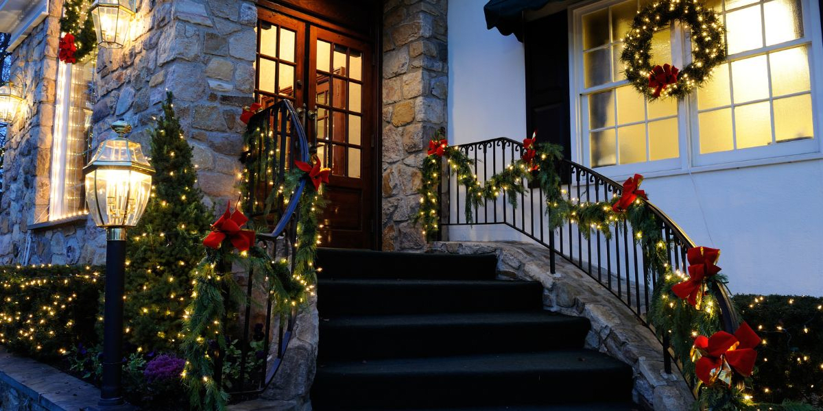 Light up your holiday: Sparkling outdoor decor ideas for a magical Christmas